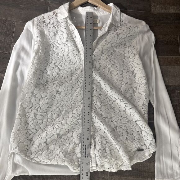 Hollister Shirt Womens Small White Lace Floral Long Sleeve Collared Button Down - Picture 8 of 10